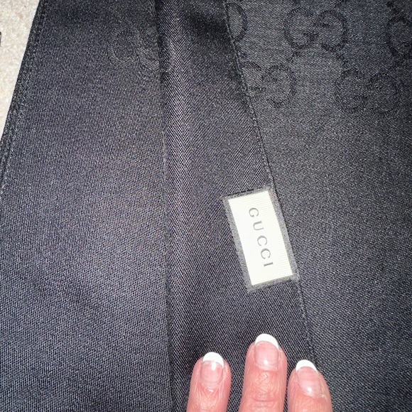 NWT Black authentic Gucci scarf, 45x180 - Picture 3 of 8